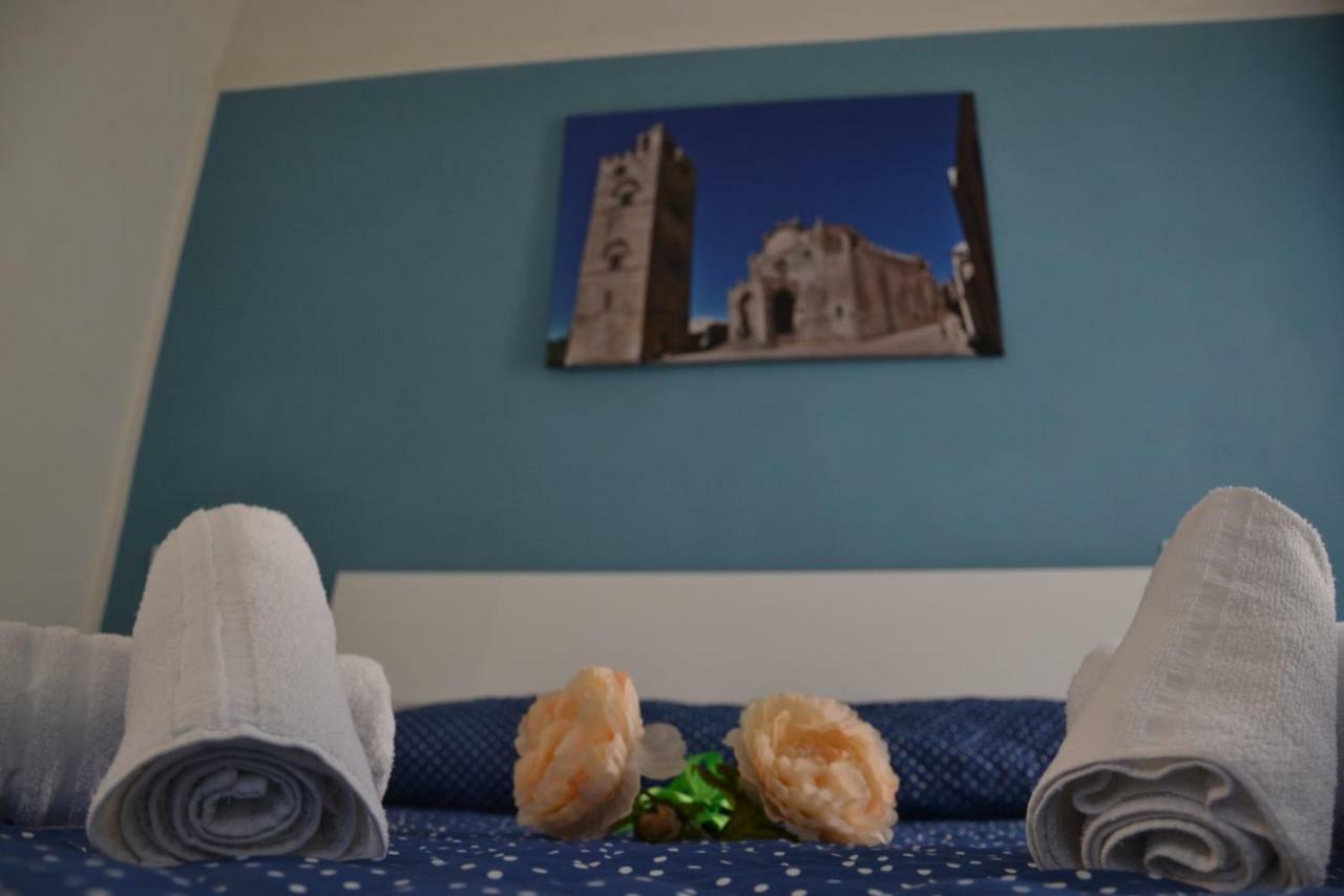 B&B Stella Maris Trapani Centro Eksteriør bilde